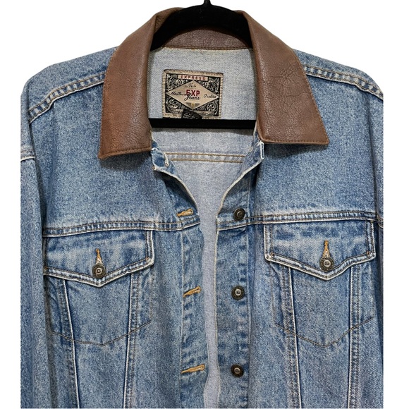 β‘οΈ SOLD Men's Express Denim Jacket Faux Leather Collar, Size Large - Picture 4 of 11